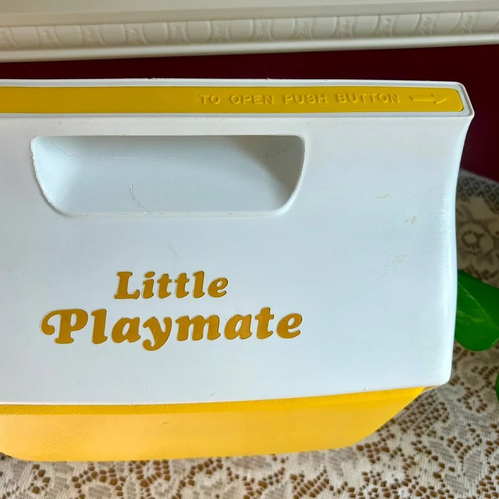 Vintage Igloo Little Playmate Cooler Lemon Yellow White 1980 Lunch Box 4 Quart